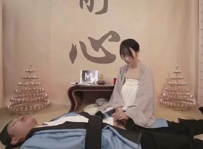 Nữ tu xinh gặp vị đạo sĩ bị thương